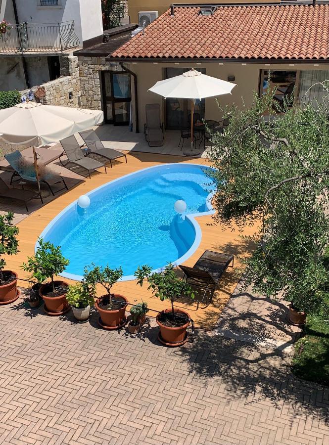 B&B Villa Dall'Agnola การ์ดา ภายนอก รูปภาพ